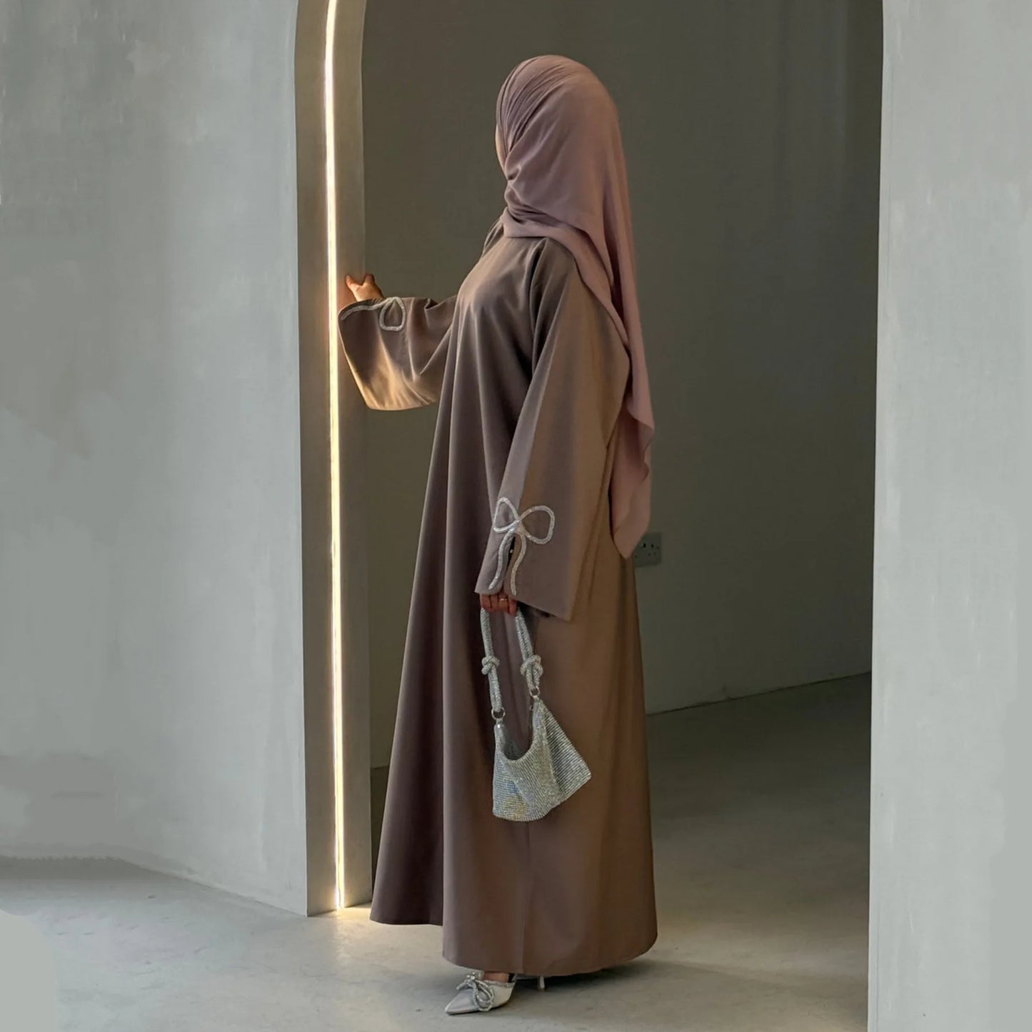 Robe Abaya de luxe cloutée pour femmes, modeste ornée de cristaux