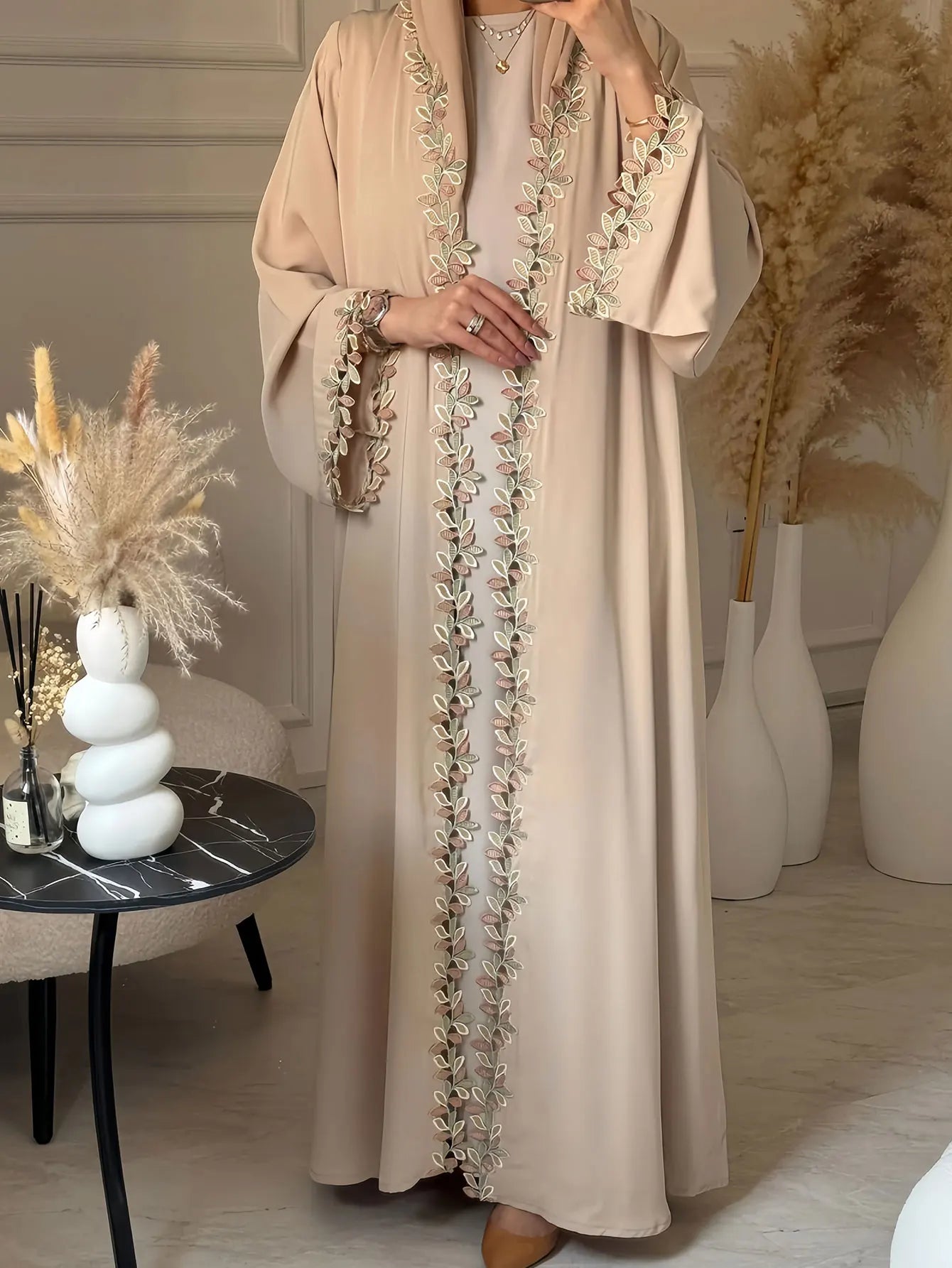 Abaya beige élégant de Dubaï pour femmes